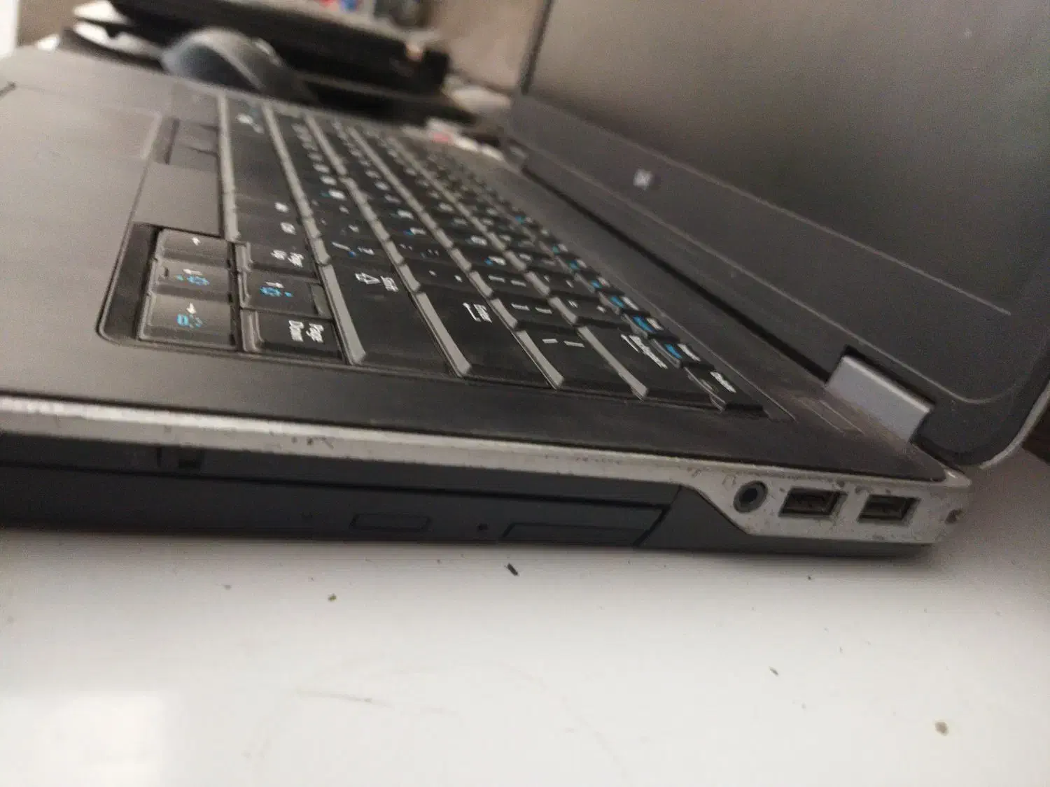 لبتاب دل|رایانه همراه|اصفهان, برازنده|دیوار