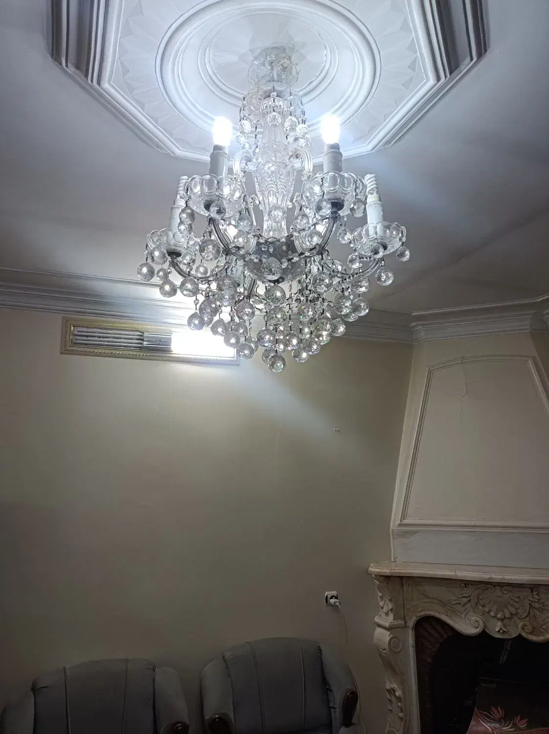 لوستر|لوستر و چراغ آویز|ری, اقدسیه|دیوار