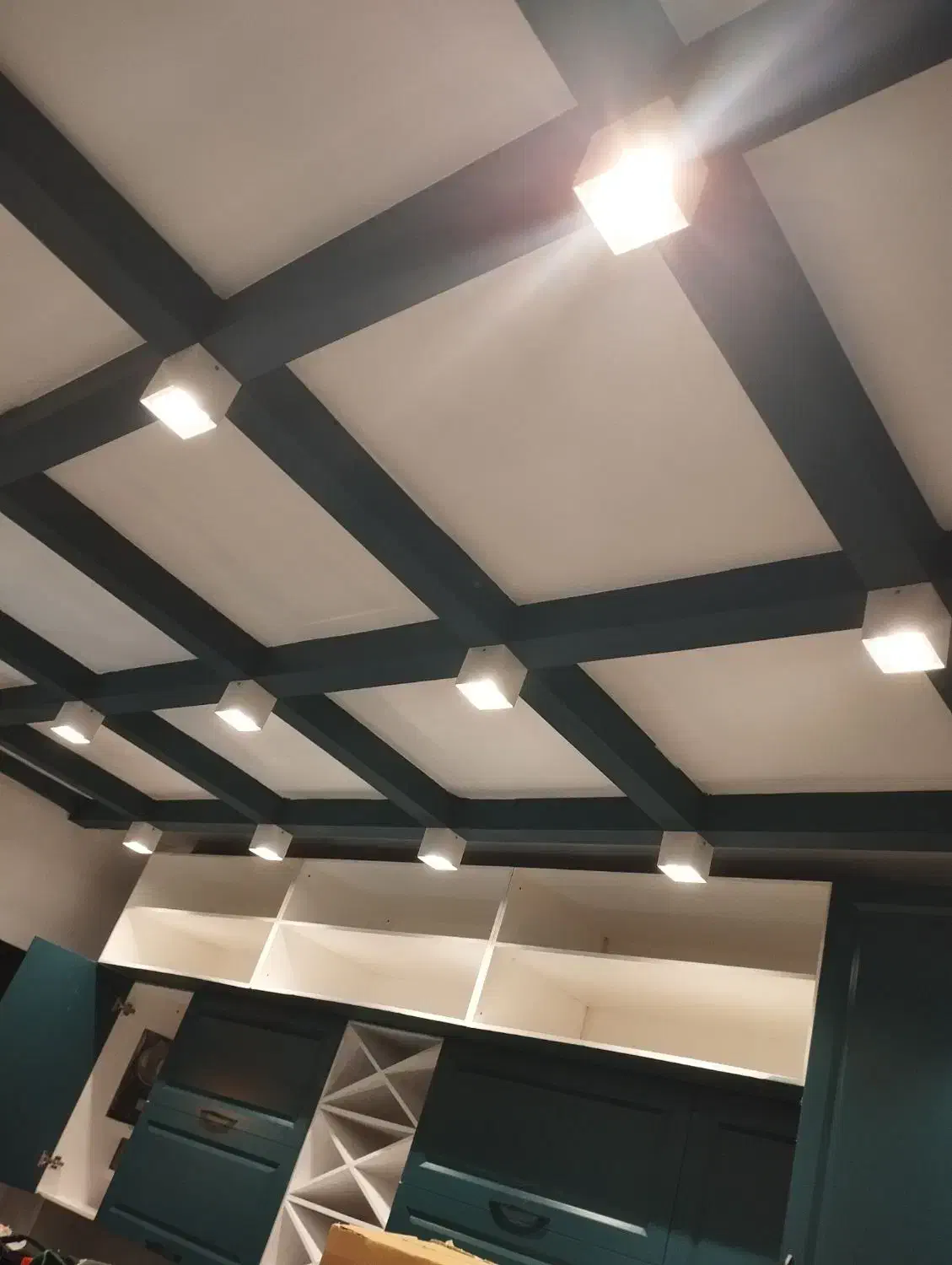 طراح و تولید کننده انواع سیستم های روشنایی و لاین|لامپ و چراغ|تهران, فردوسی|دیوار