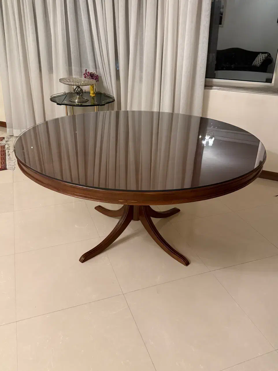 میز چوبی گرد ۸ نفره بدون‌صندلی|میز و صندلی غذاخوری|تهران, زعفرانیه|دیوار