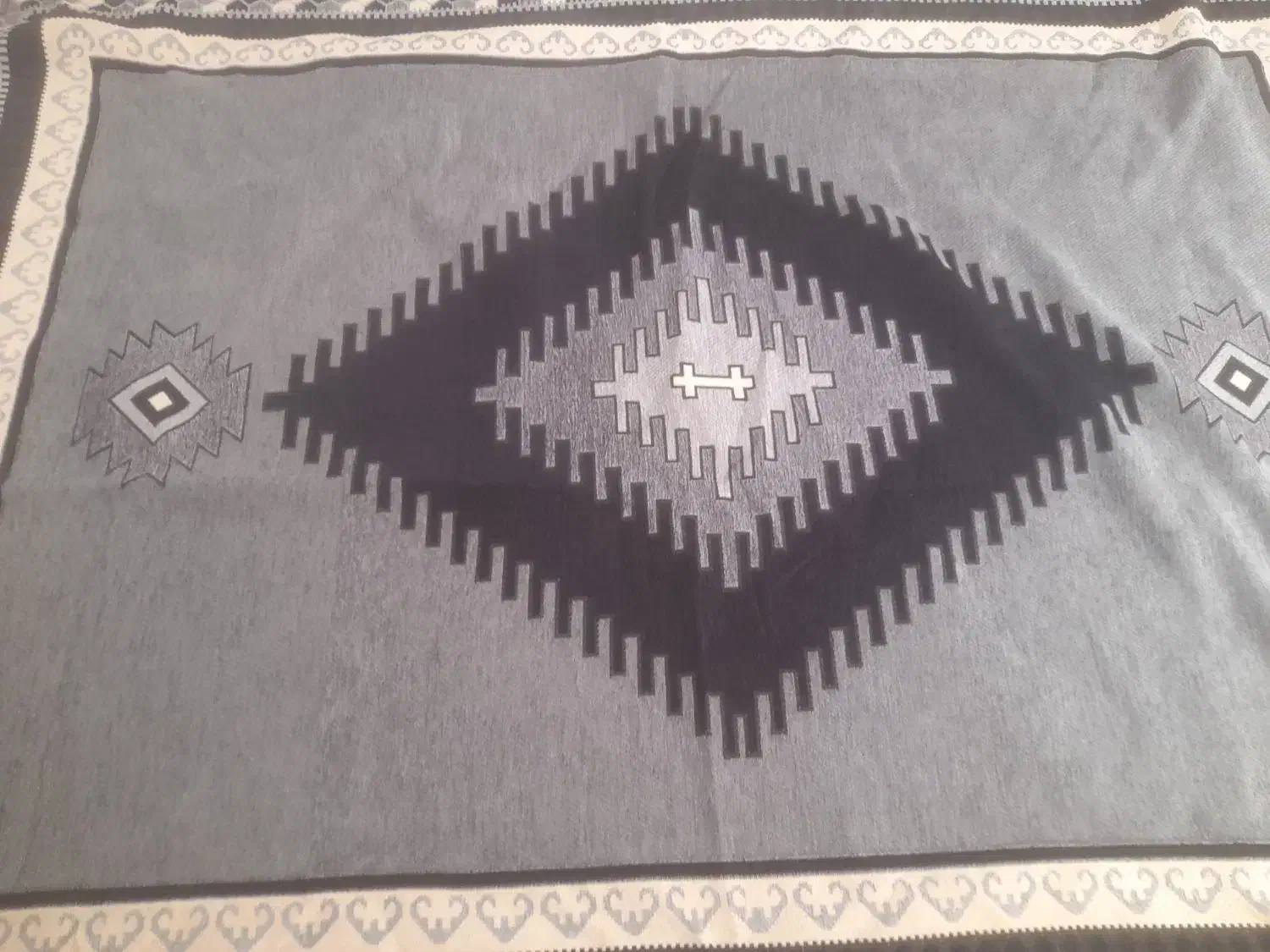 روفرشی نوه|روفرشی|یزد, |دیوار