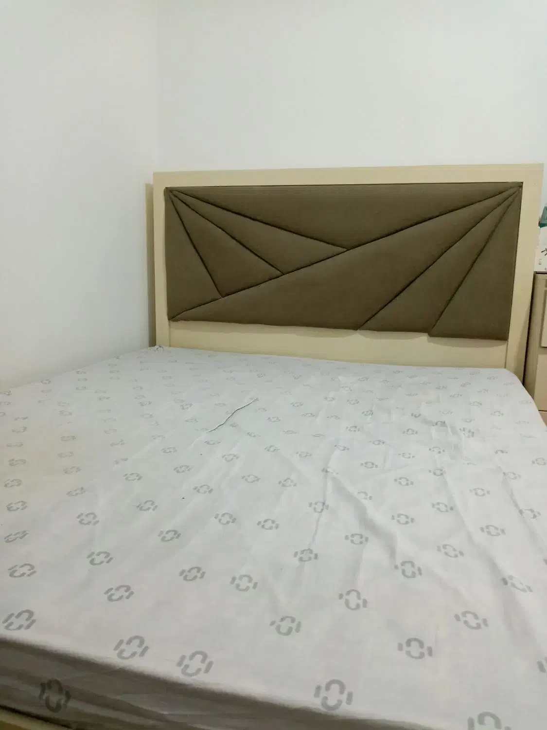 سرویس تخت خواب|تخت و سرویس خواب|سیرجان, |دیوار