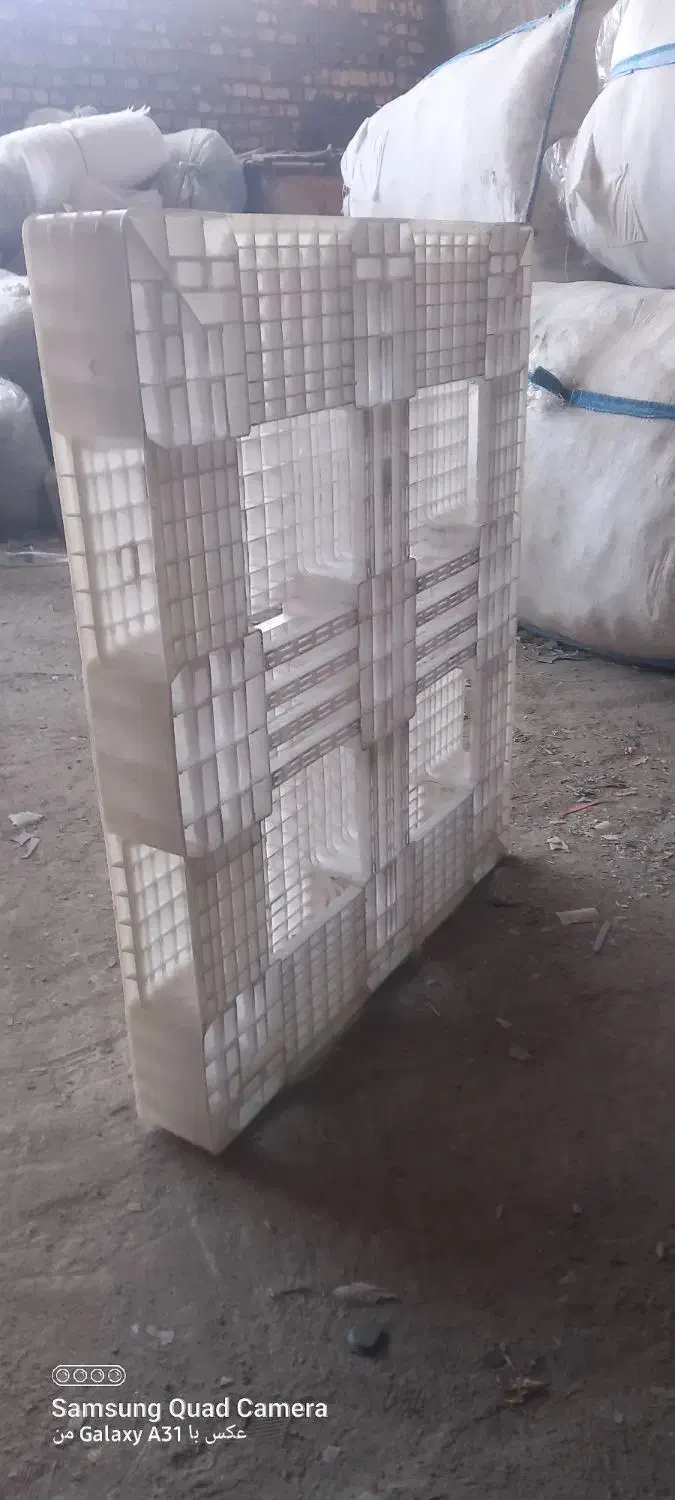 خرید وفروش پالت  چوبی وپالت  پلاستیکی و سلفون|عمده‌فروشی|قم, جمکران|دیوار