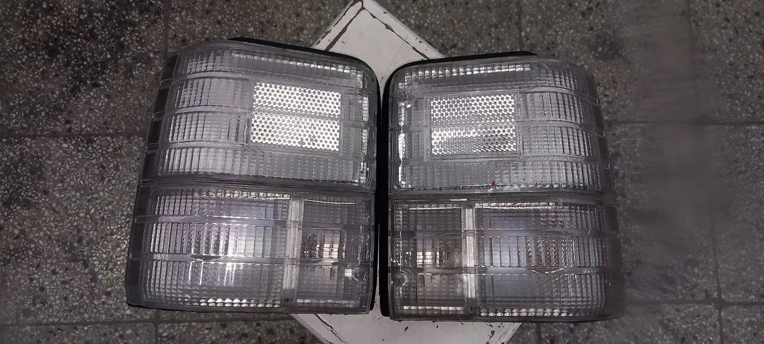 چراغ عقب ۱۳۱ و چراغ عقب هاچبک برفی|قطعات یدکی و لوازم جانبی|بروجرد, |دیوار