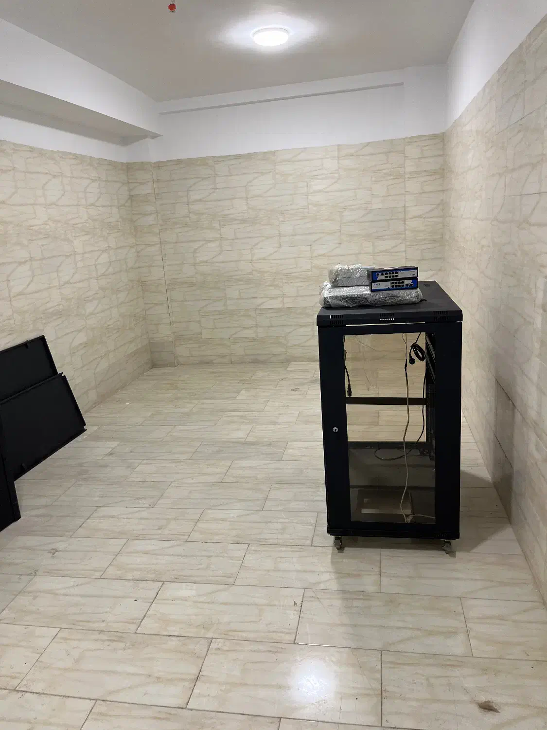 نصب و راه اندازی و پشتیبانی تمام خدمات شبکه ای|خدمات رایانهای و موبایل|تهران, فلسطین (میدان انقلاب)|دیوار