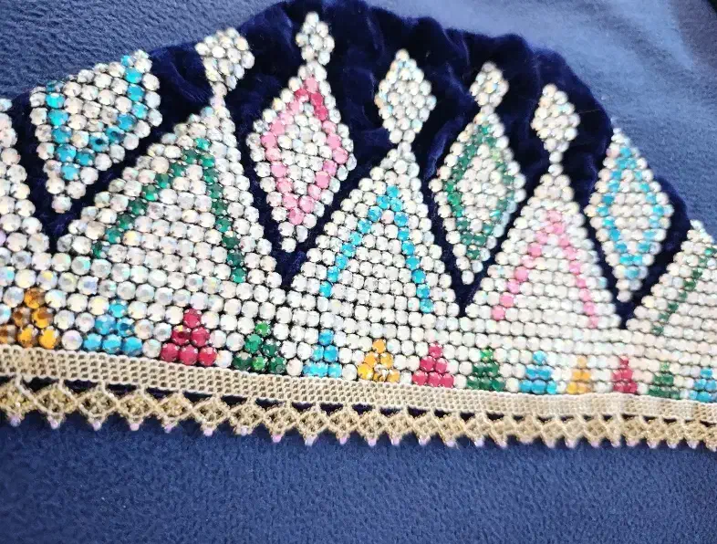 لچک|لباس|مسجد سلیمان, |دیوار