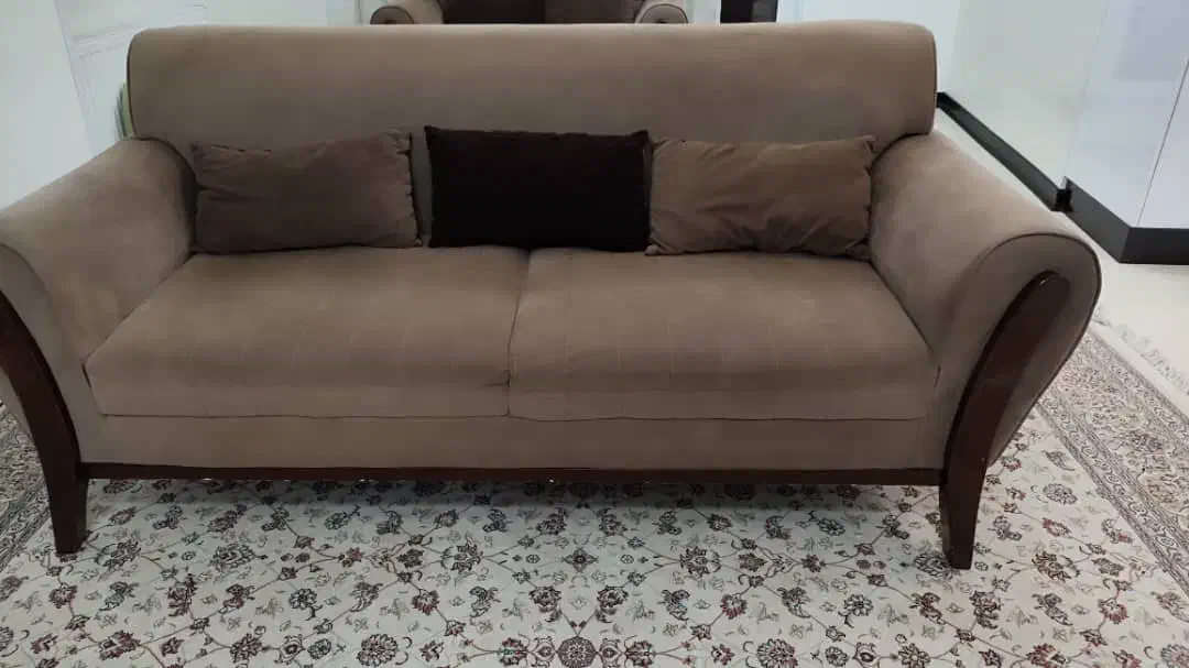 مبل راحتی ۷نفره سالم و تمیز همراه با میز جلومبلی|مبلمان خانگی و میز عسلی|فولادشهر, مسکن مهر فولادشهر|دیوار