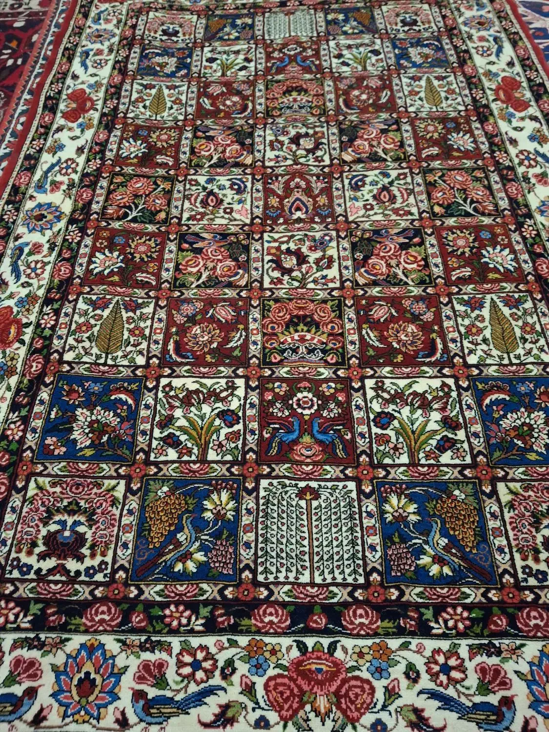 فرش بختیاری|فرش|اصفهان, باغ نگاره|دیوار