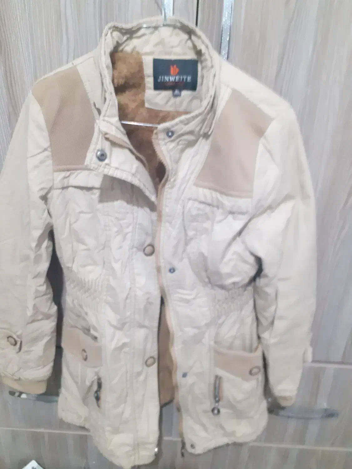 کاپشن|لباس|اردبیل, |دیوار