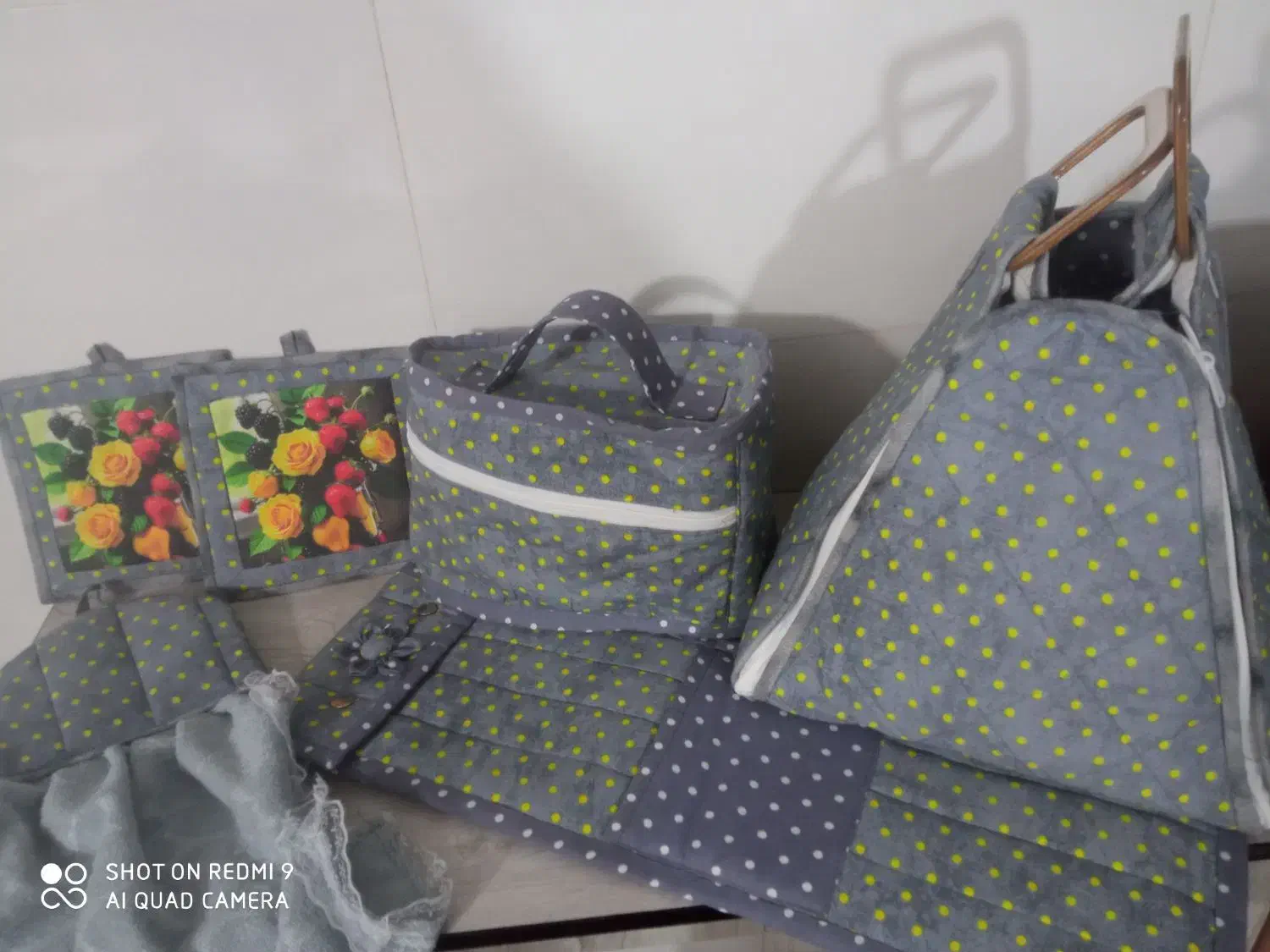 یک عدد سرویس آشپزخانه عروس|سفره، حوله، دستمال آشپزخانه|قم, علی آباد سعدگان|دیوار