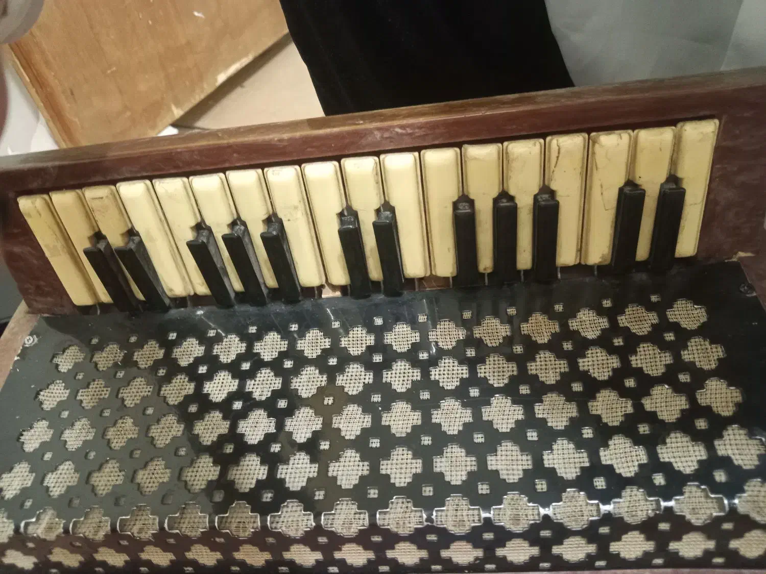 آکاردیون|پیانو، کیبورد، آکاردئون|شبستر, |دیوار