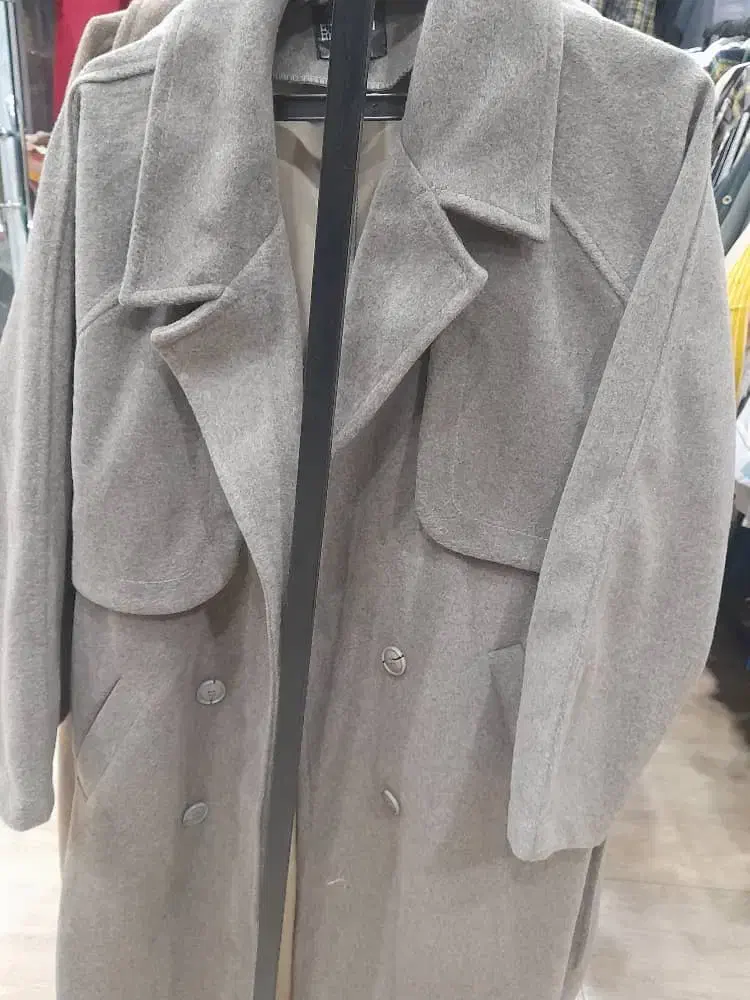 پالتو|لباس|زاغه, |دیوار