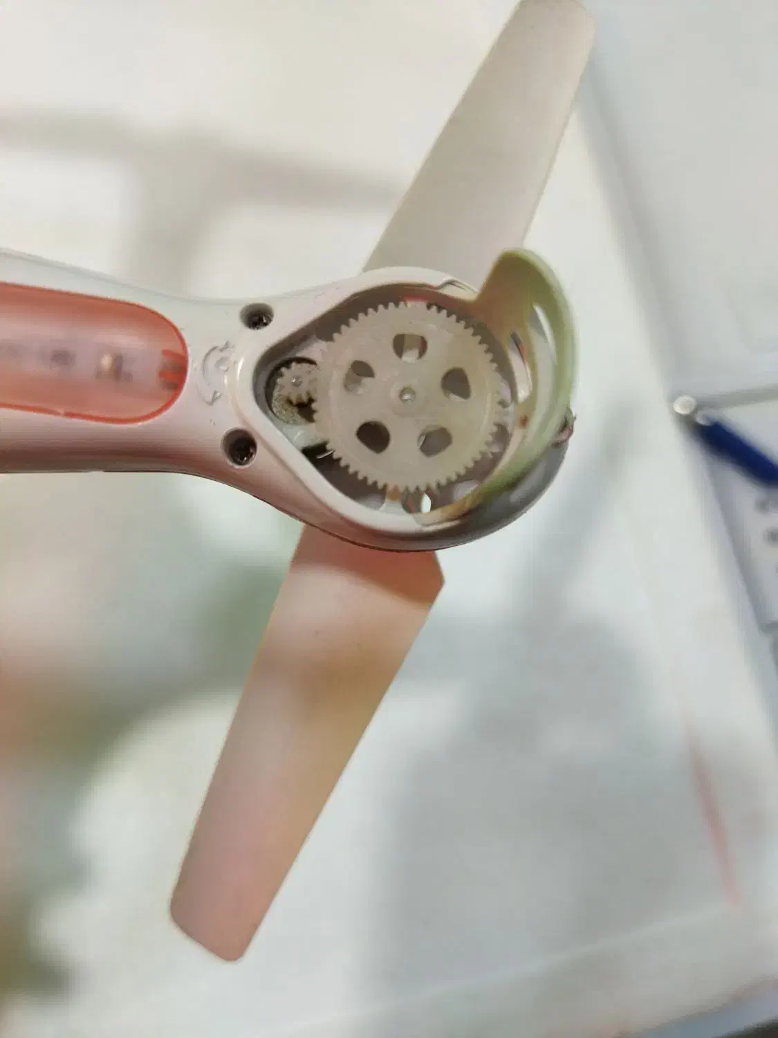 پهباد|اسباببازی|قم, نیروگاه|دیوار