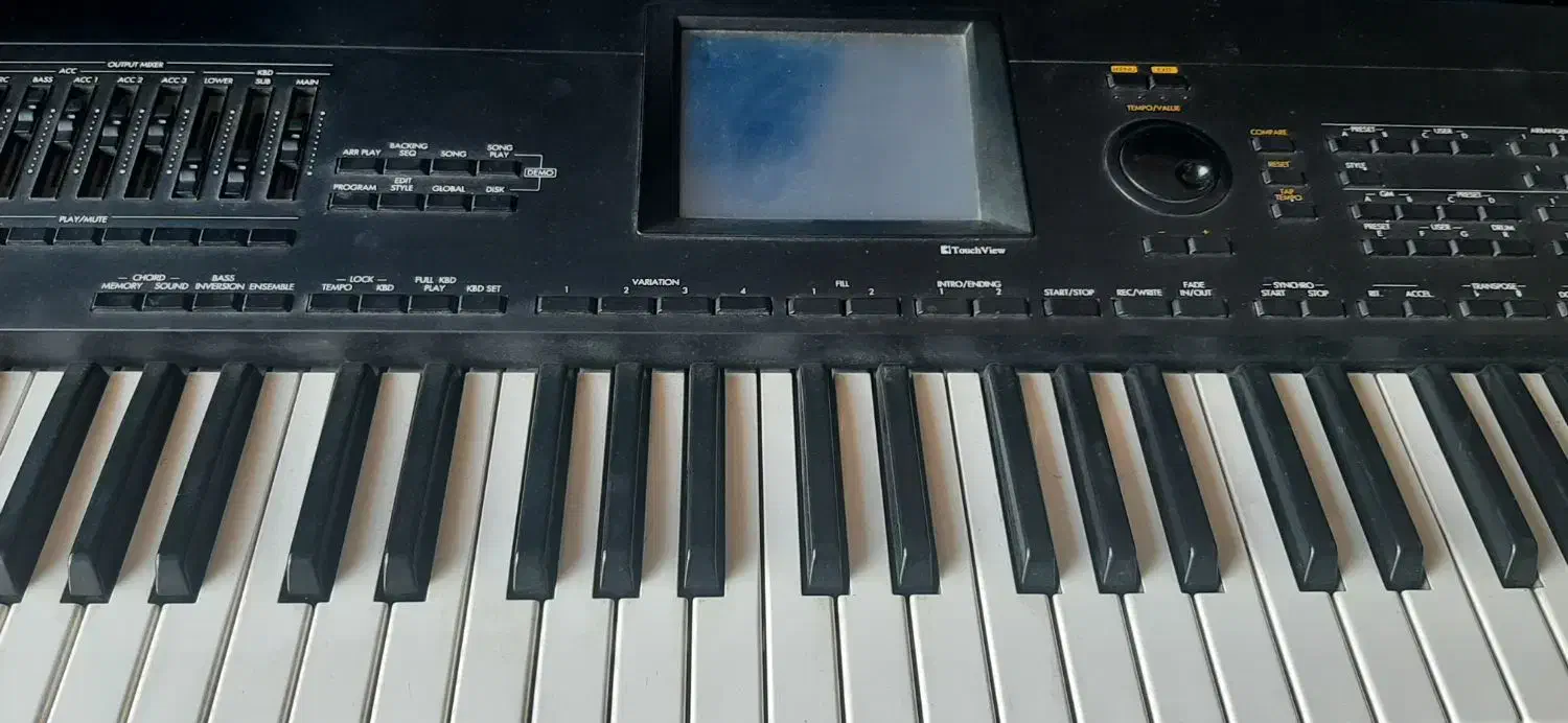 ارگ کرگ i30  صفحه لمسی|پیانو، کیبورد، آکاردئون|رباط‌کریم, رباط‌کریم|دیوار