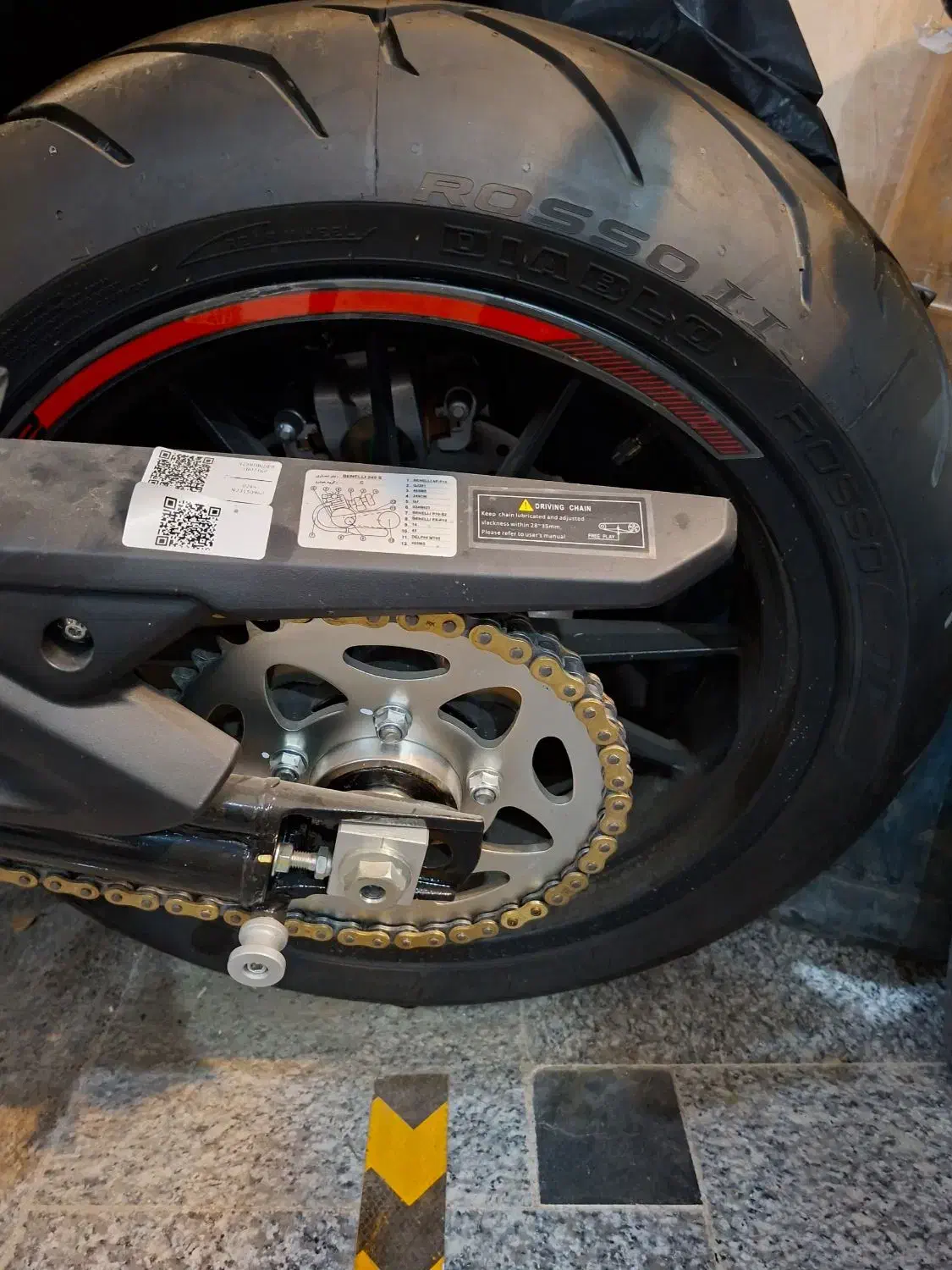 بنلی دو سیلندر طلایی ۴۰۳ صفر|موتورسیکلت|تهران, خواجه نظام الملک|دیوار