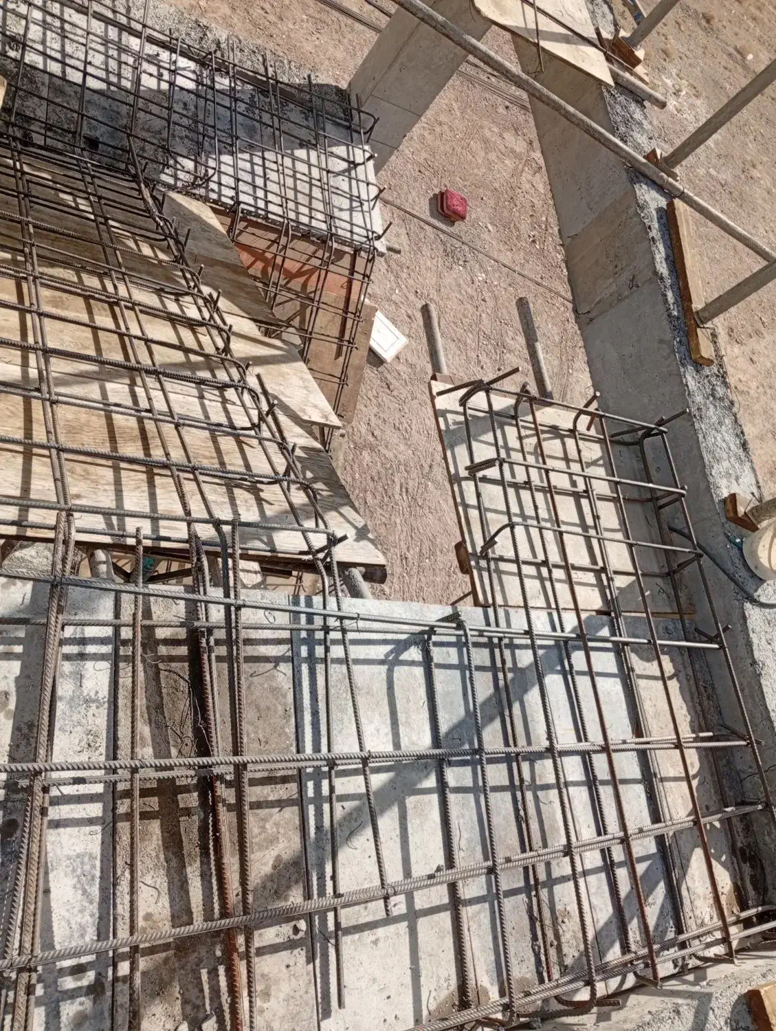 ارماتور بندی و قالب بندی سازه های بتنی|خدمات پیشه و مهارت|بیرجند, |دیوار