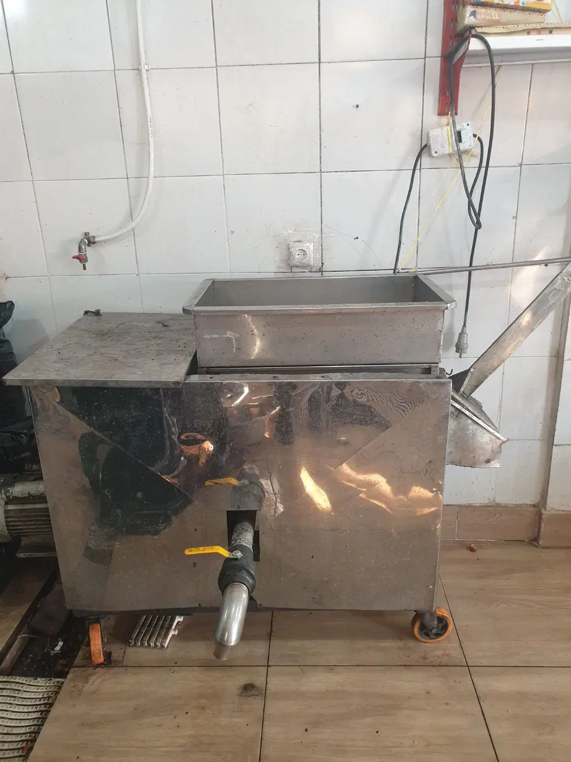 دستگاه آبگیر انار ، غوره و انگور (پولی پرس)|ماشینآلات صنعتی|اصفهان, مفتح|دیوار