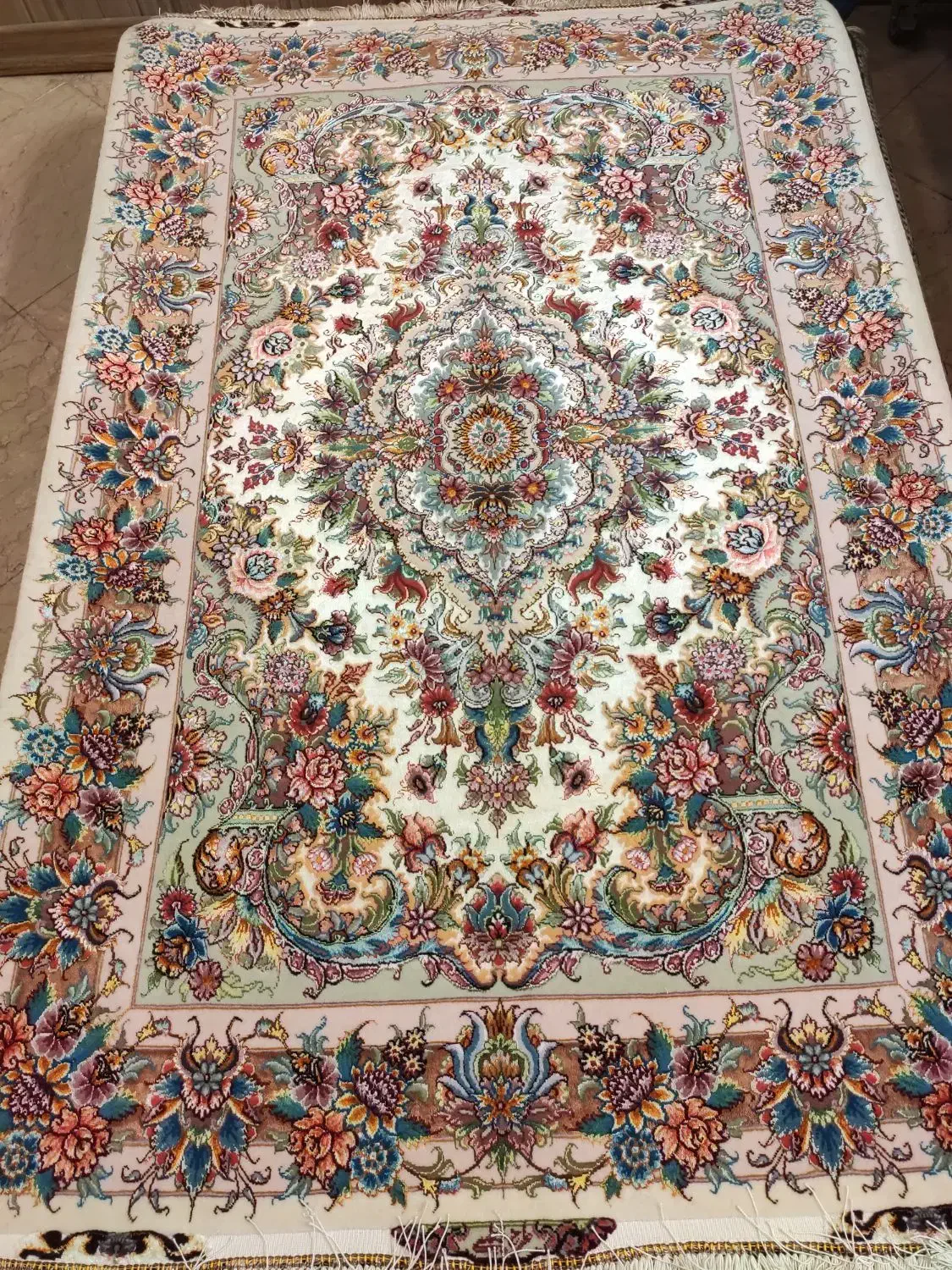 ذرع نیم خطیبی کف ابریشم|فرش|تهران, حکمت|دیوار