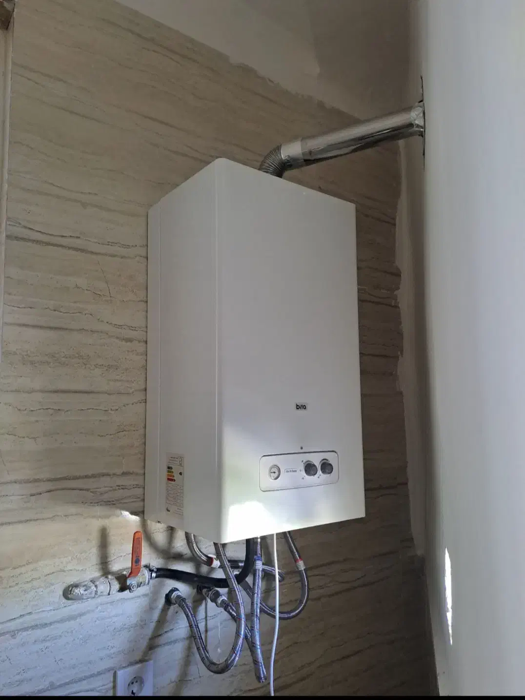 تعمیر و نصب یخچال، پکیج، ابگرمکن و بخاری|خدمات پیشه و مهارت|صحنه, |دیوار