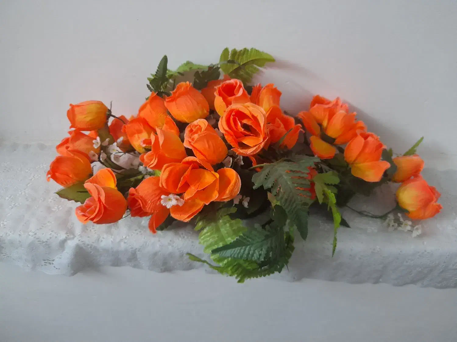 تعدادی گل|گل مصنوعی|گناباد, |دیوار