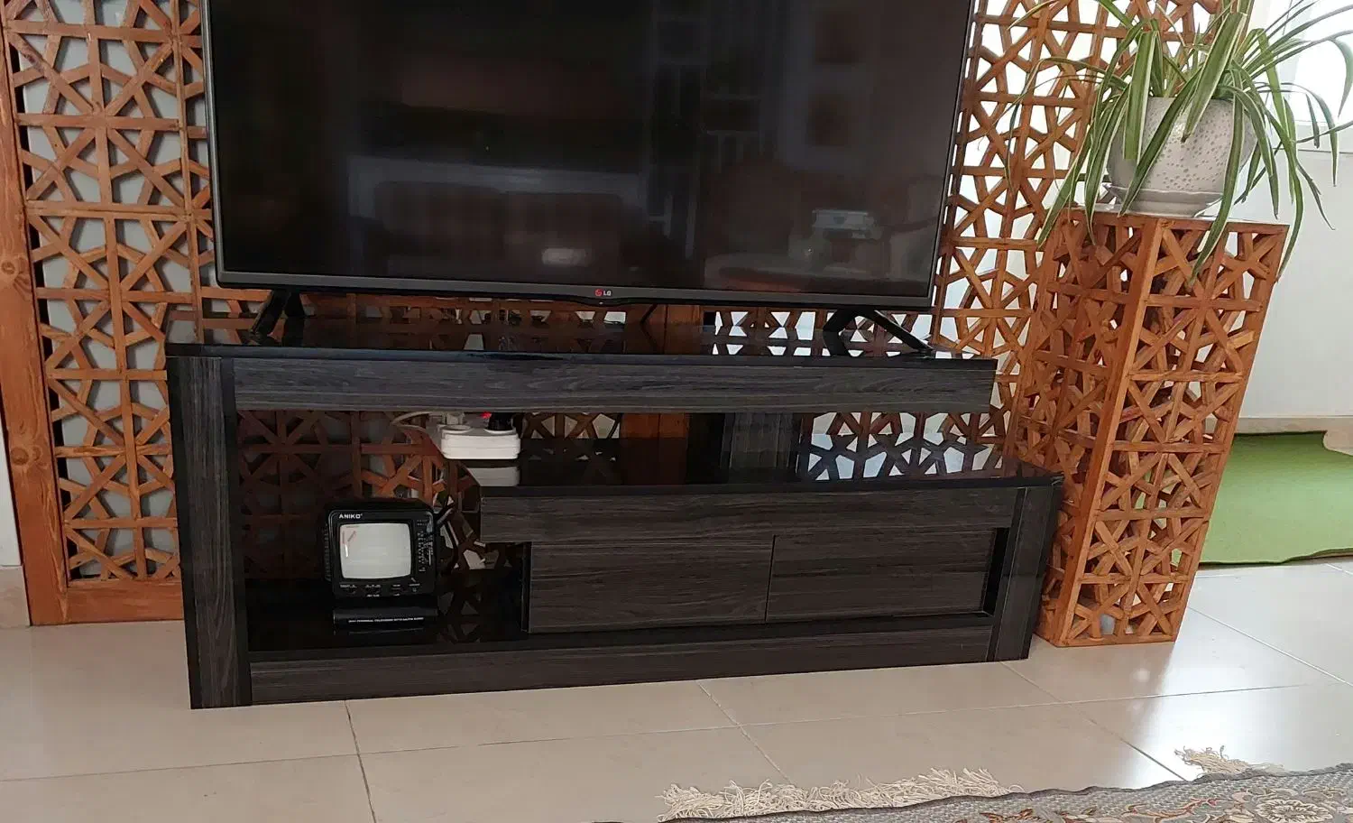 ساعت ایستاده|ساعت دیواری و تزئینی|اندیشه, اندیشه فاز ۱|دیوار