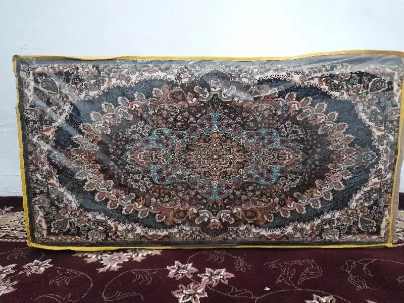 ۸عدد پشتی قالینی کاملا نو|پشتی|زابل, |دیوار