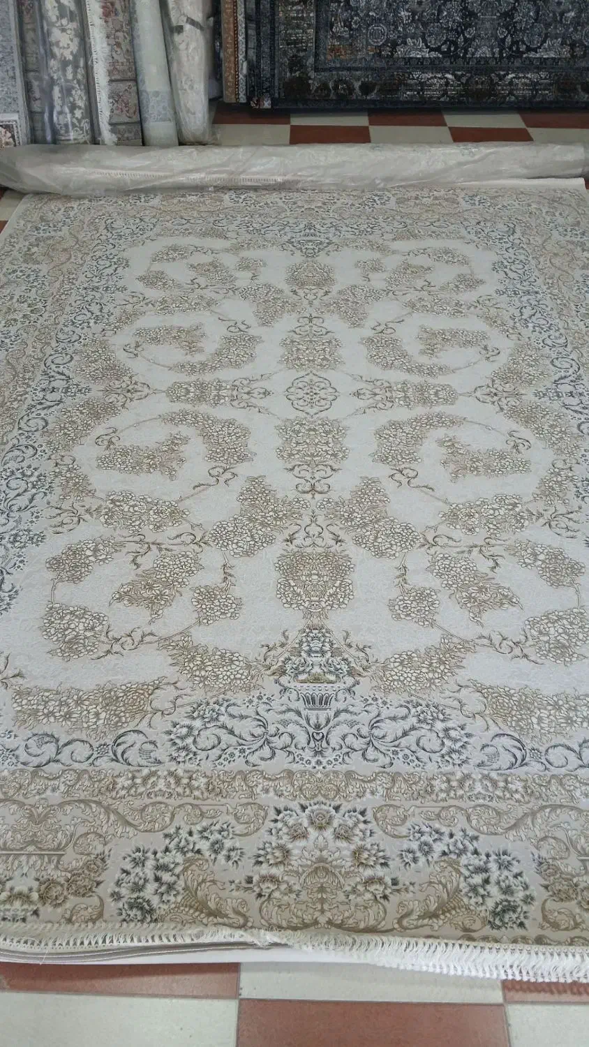 ۳تا فرش ۱۲متری۱۲۰۰شانه تراکم۳۶۰۰تولیدی فرش خورشید|فرش|خرم‌آباد, |دیوار