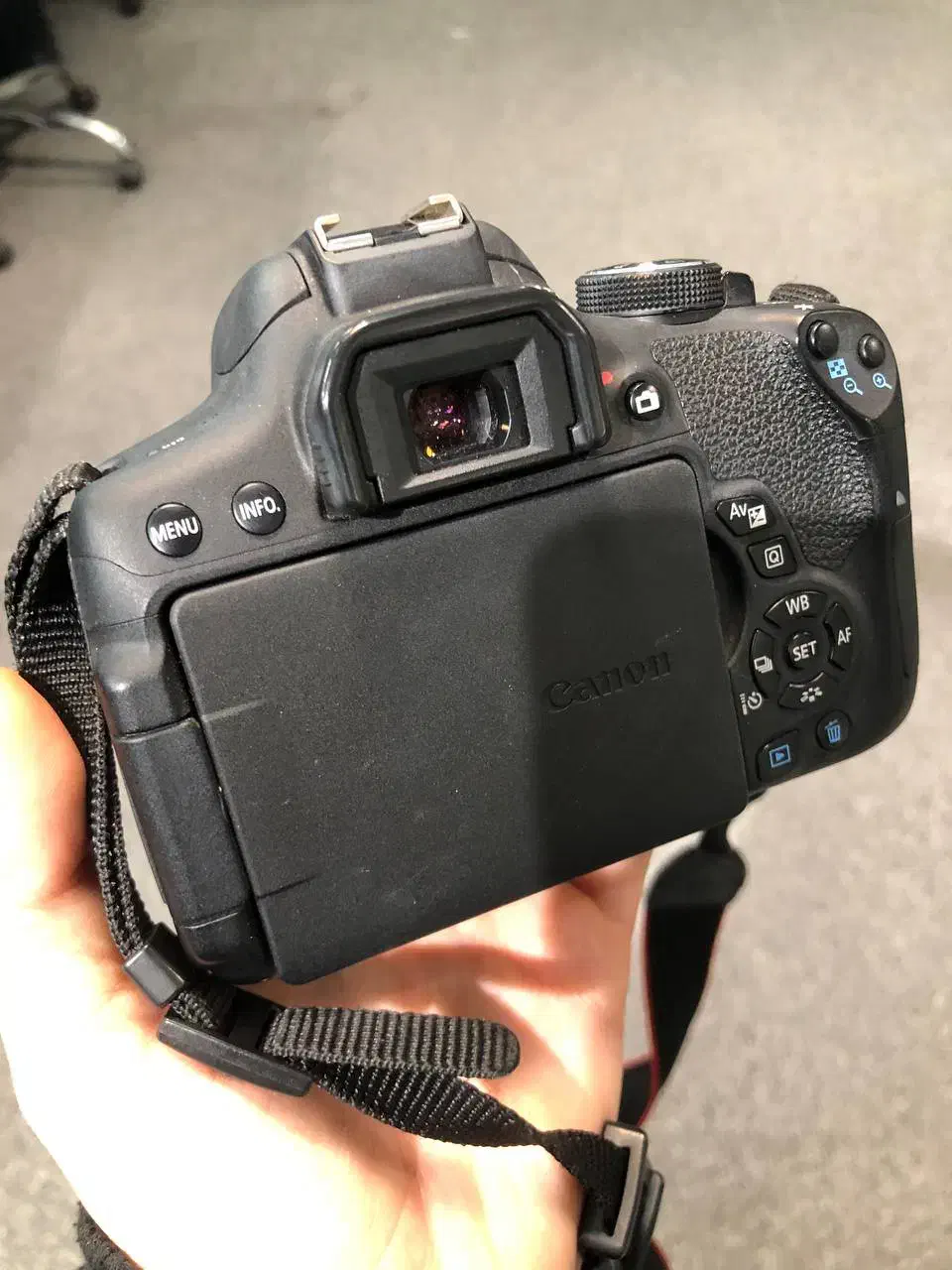 دوربین ۷۵۰ کنون با لنز ۵۵-۱۸ و لنز ۵۰فیکس|دوربین عکاسی و فیلمبرداری|شهریار, شهریار|دیوار