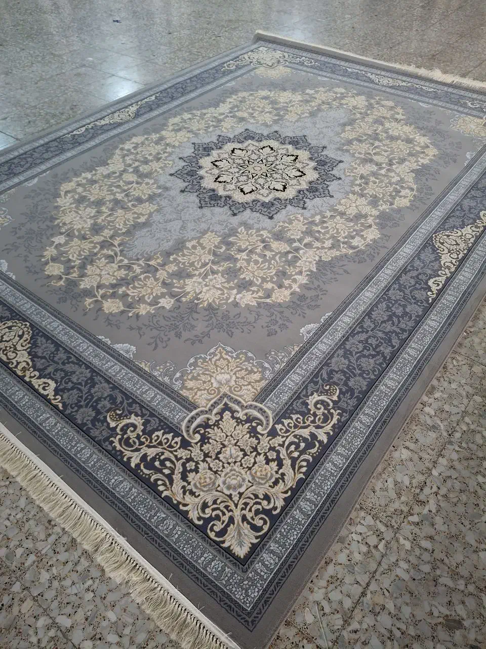 افشان بدون ترنج فیلی رنگ بندی گرم|فرش|تهران, شهرک شریعتی|دیوار