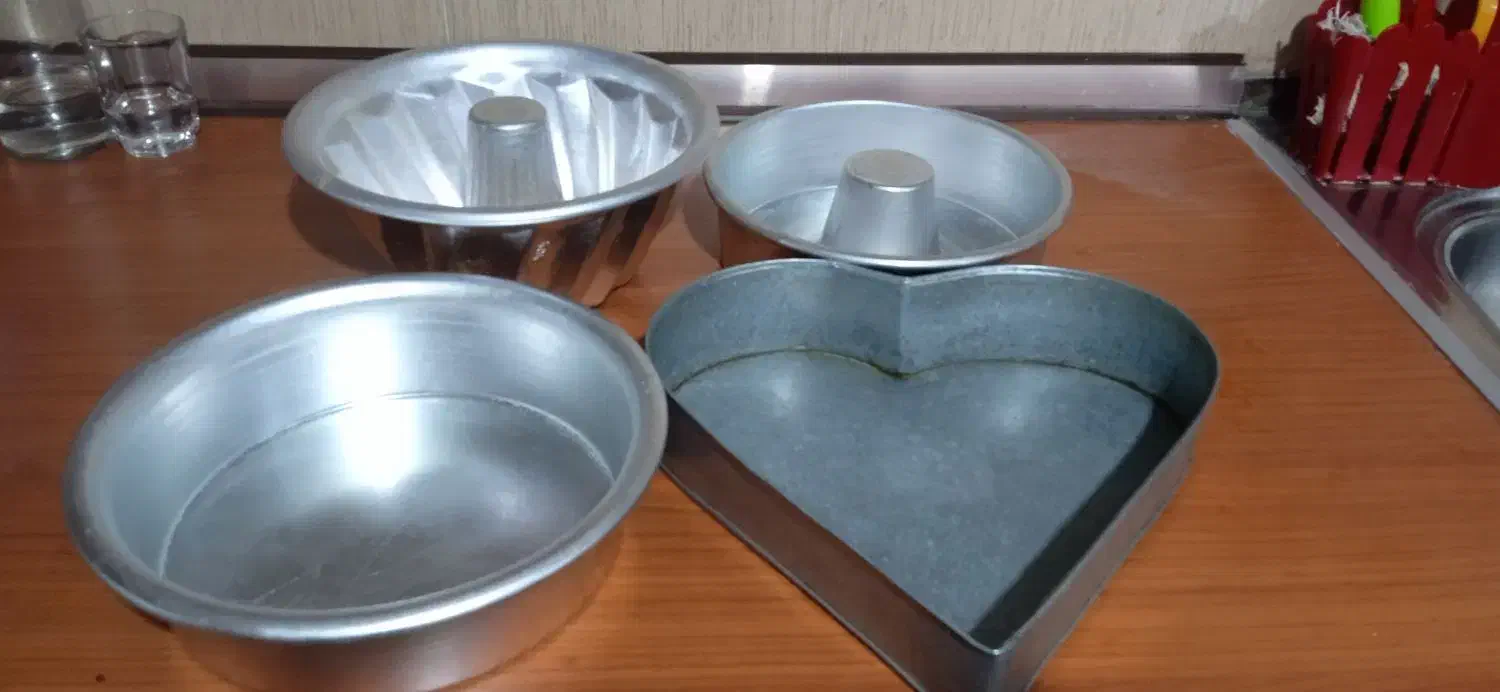 قالب کیک نو و درحد نو|ظروف پختوپز|قم, هنرستان|دیوار