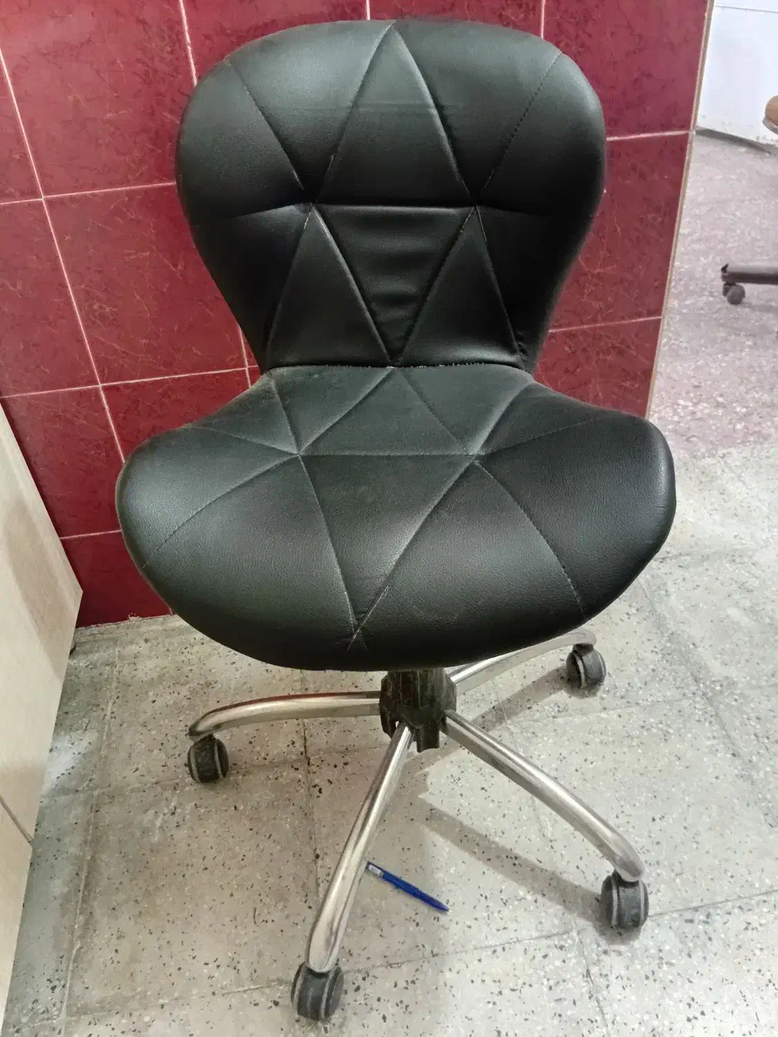 وسایل منزل|صندلی و نیمکت|قیروکارزین, |دیوار