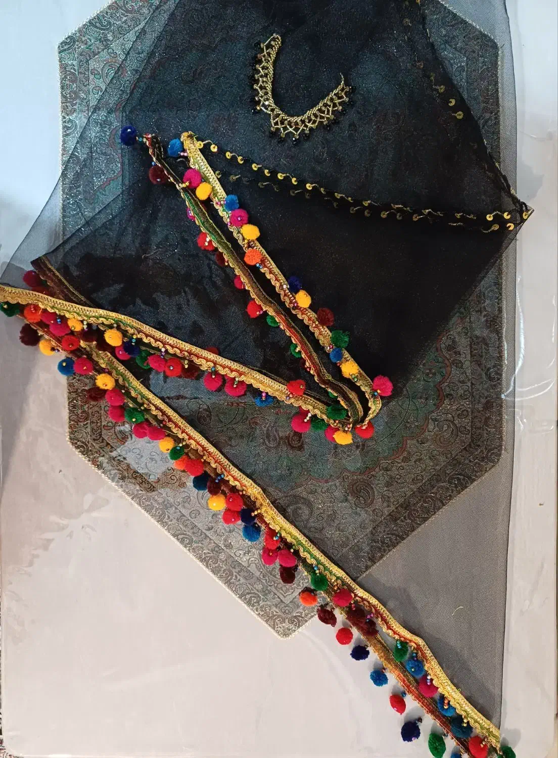 چارقد محلی|لباس|اقلید, |دیوار