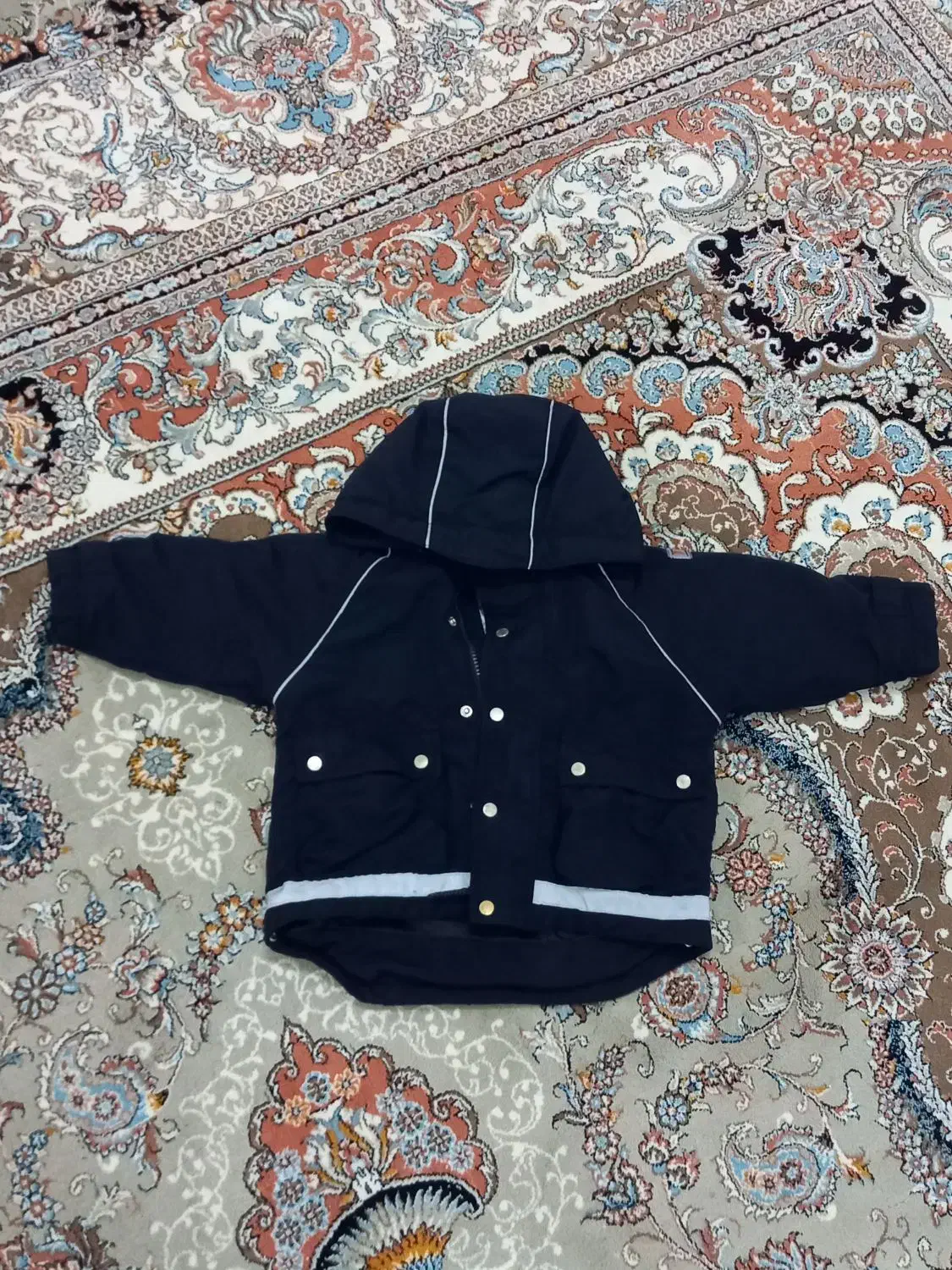 کاپشن|لباس|بوکان, |دیوار