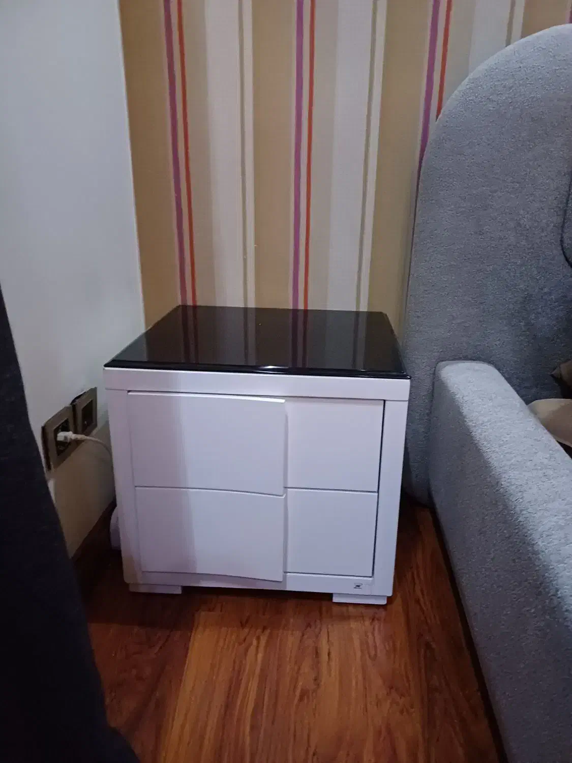 دراور و پاتختی و میز آرایش و آینه|تخت و سرویس خواب|تهران, محمودیه|دیوار