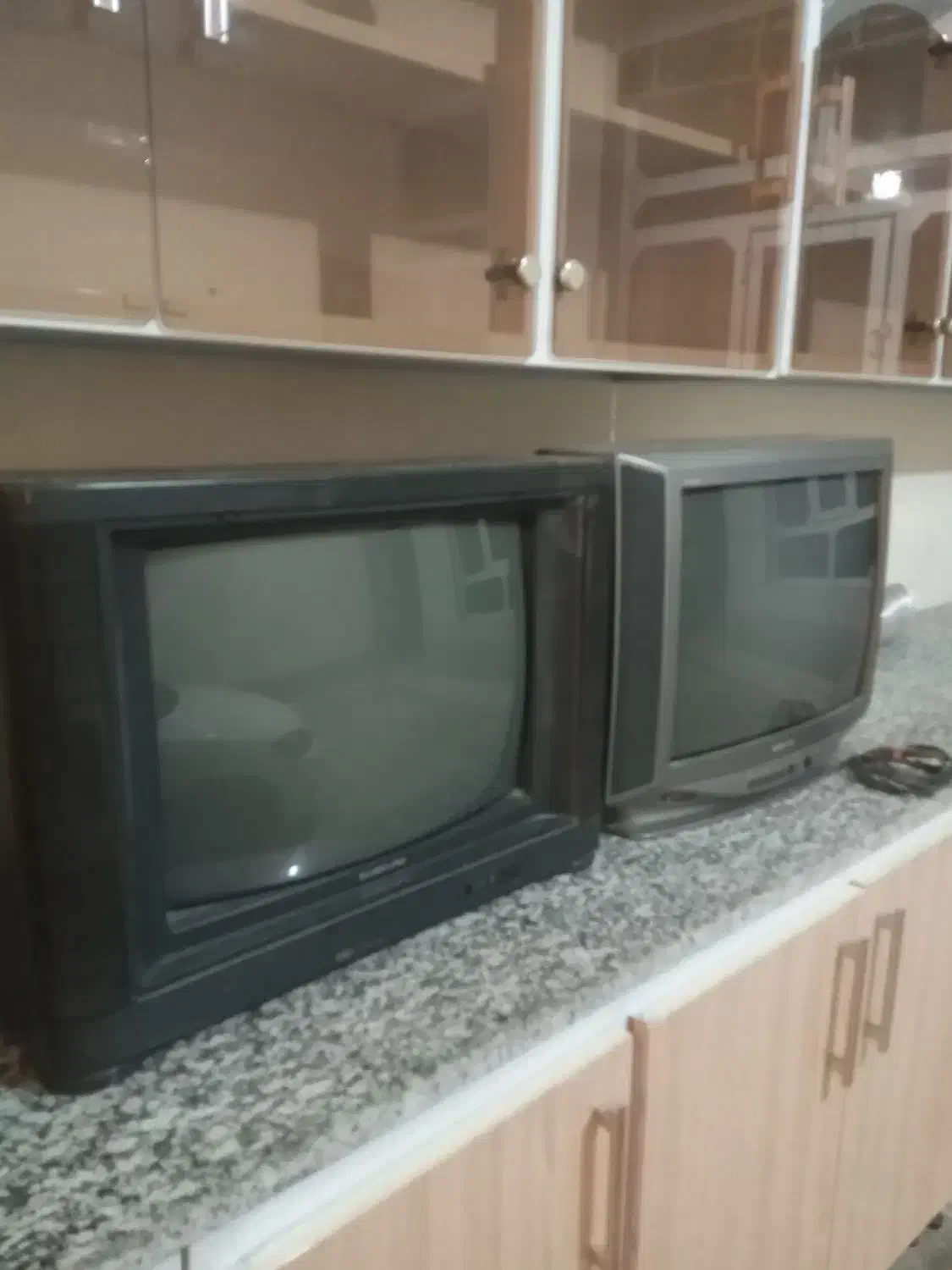 تلوزیون قدیمی سالم|تلویزیون و پروژکتور|لنجان, |دیوار