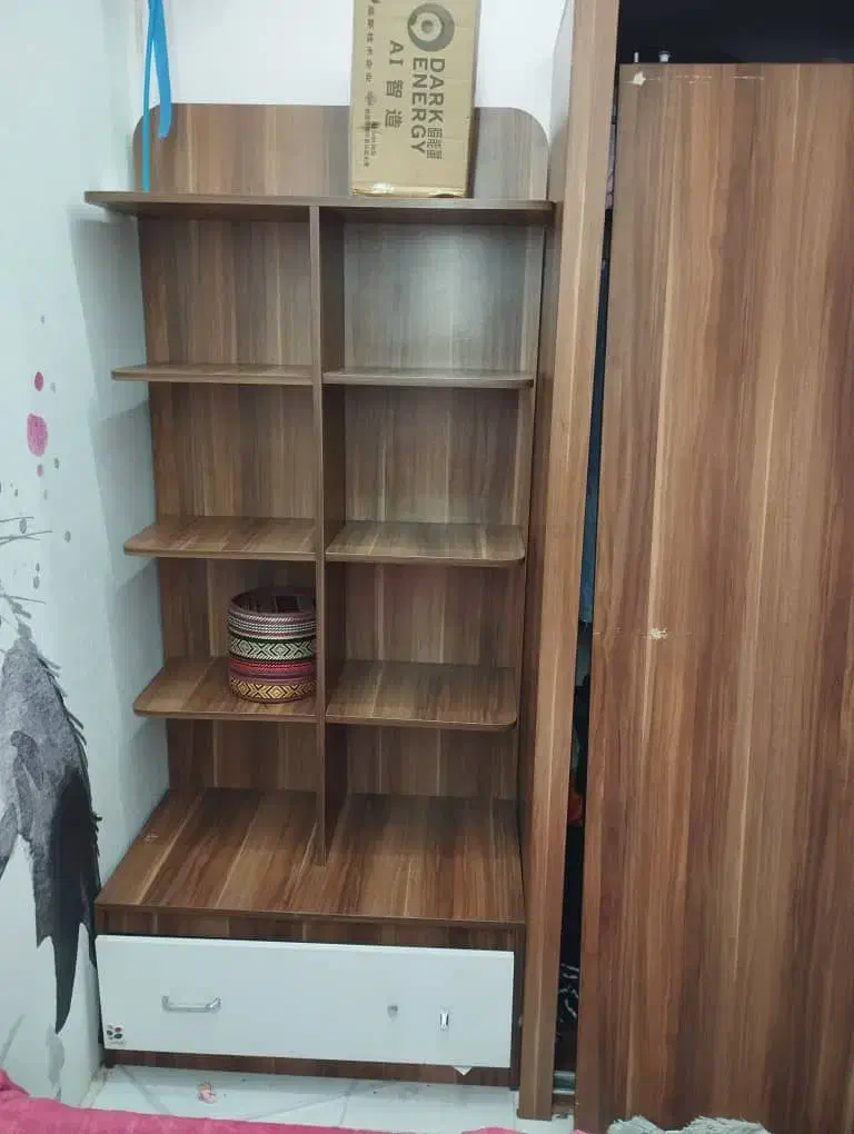 تخت و میز تحریر و کتابخانه|تخت و سرویس خواب|همدان, |دیوار