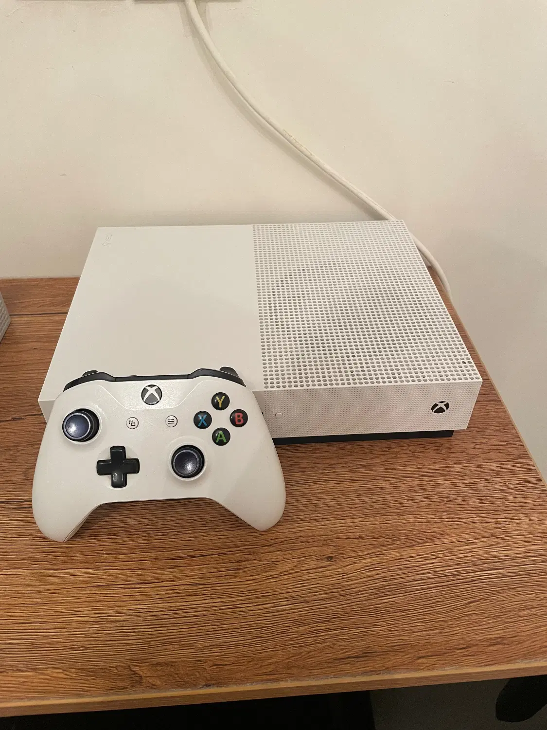 Xbox One s فوق تمیز|کنسول، بازی ویدئویی و آنلاین|قم, هنرستان|دیوار