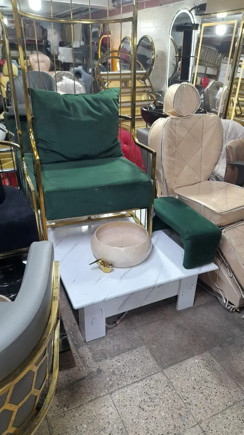 میز ناخن    صندلی|آرایشگاه و سالن‌های زیبایی|تبریز, |دیوار