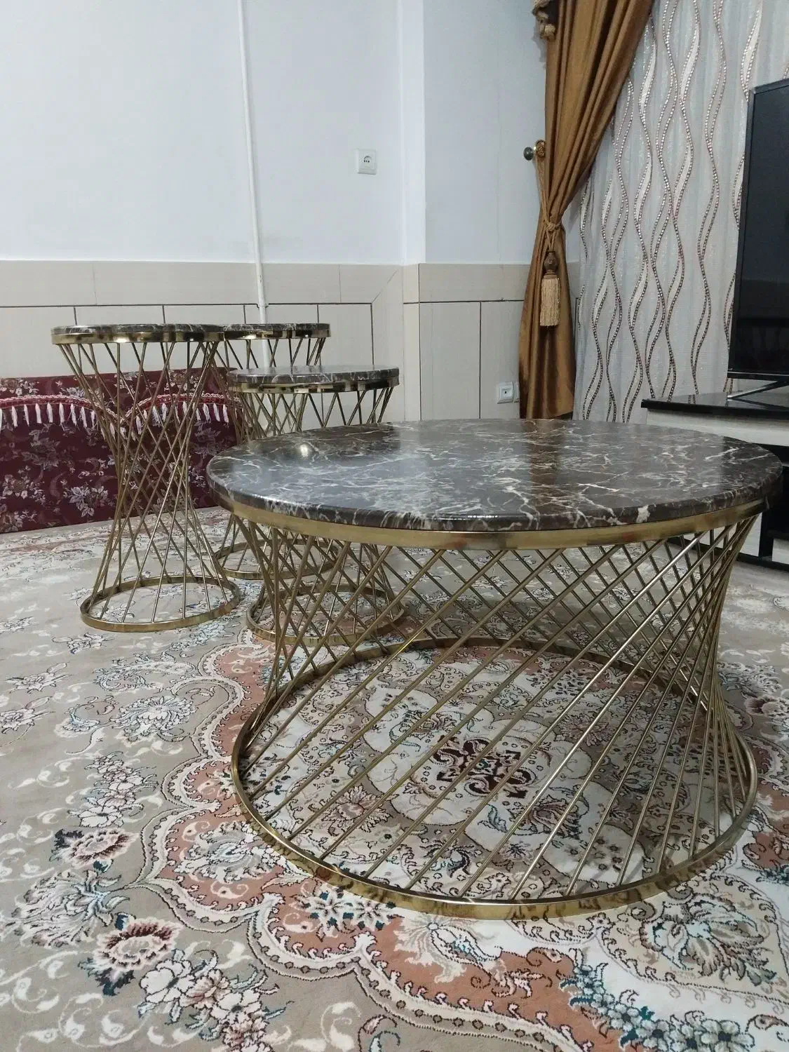 میز بزرگ و چهارتا عسلی پایه* رنگ ثابت *|مبلمان خانگی و میز عسلی|فولادشهر, A2|دیوار