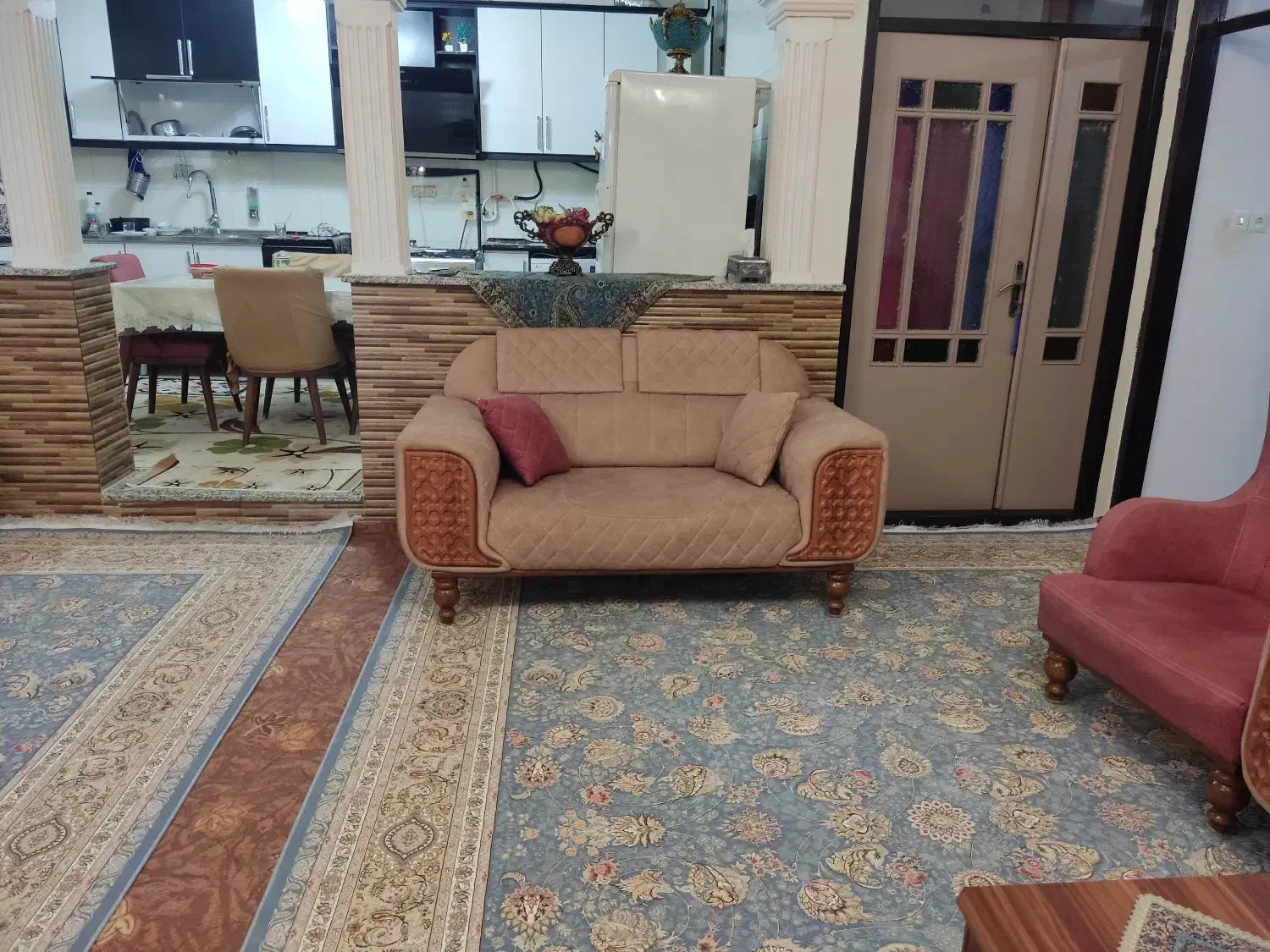 مبل هفت نفره|مبلمان خانگی و میز عسلی|اسفرورین, |دیوار