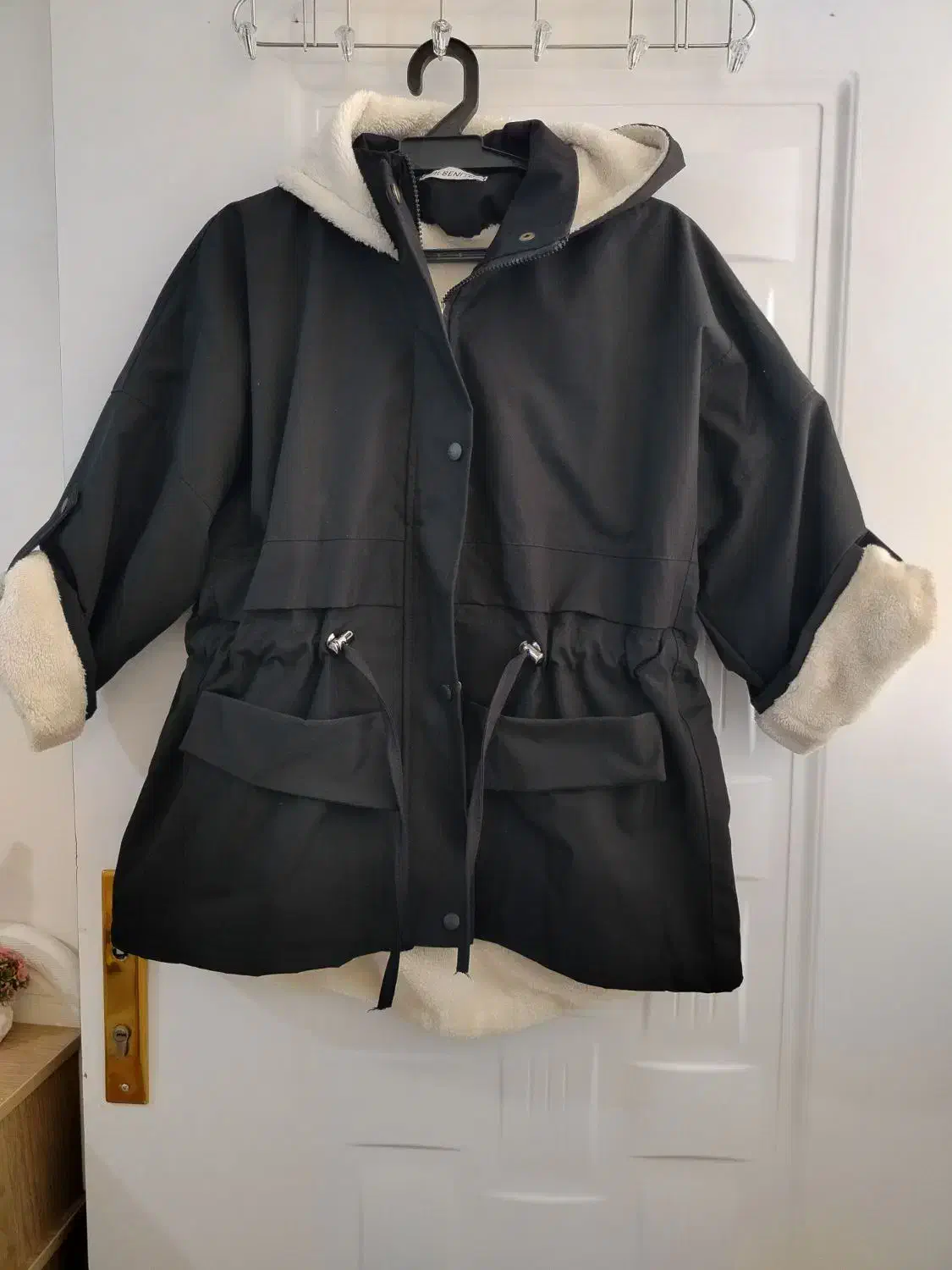 کاپشن دخترانه|لباس|پاکدشت, حصار امیر|دیوار