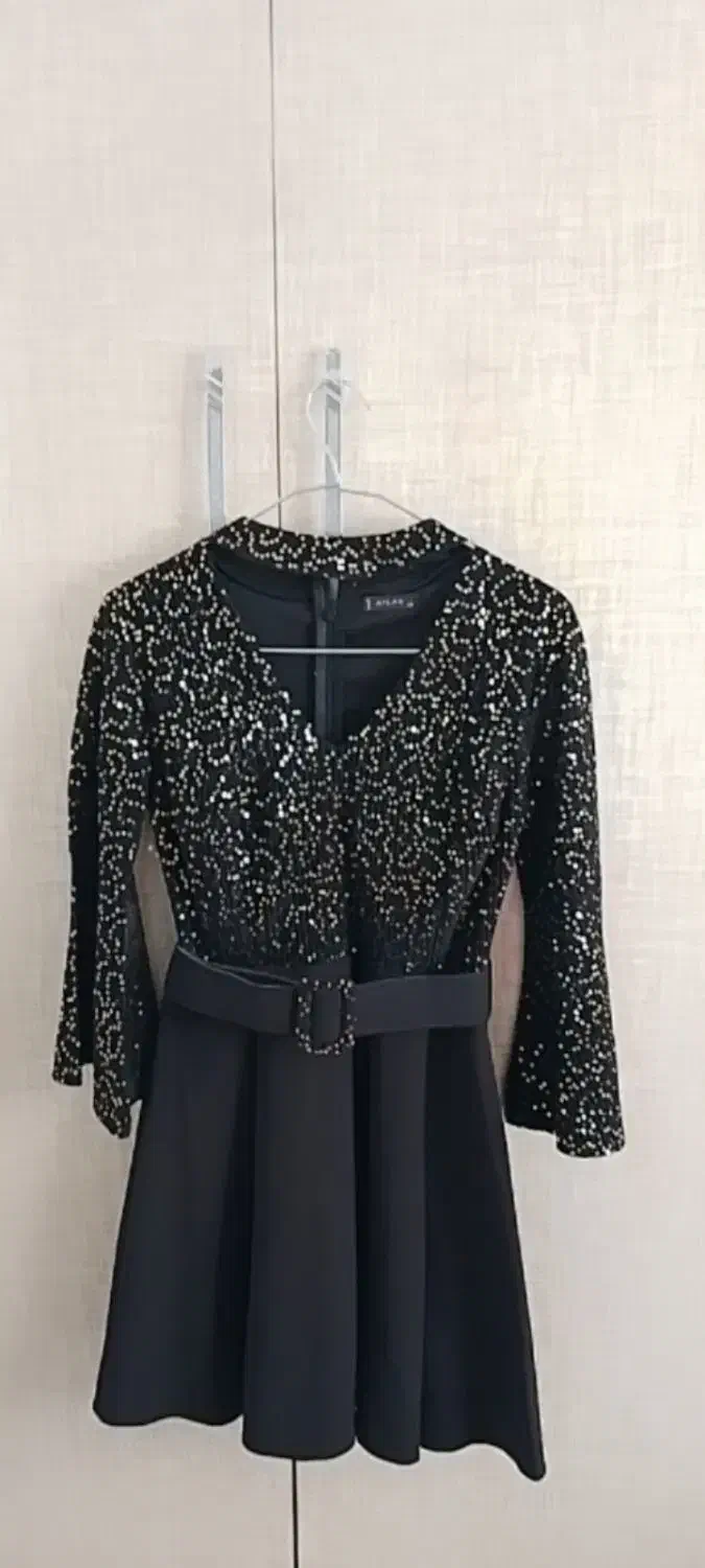 لباس مجلسی|لباس|سبزوار, علمدار|دیوار