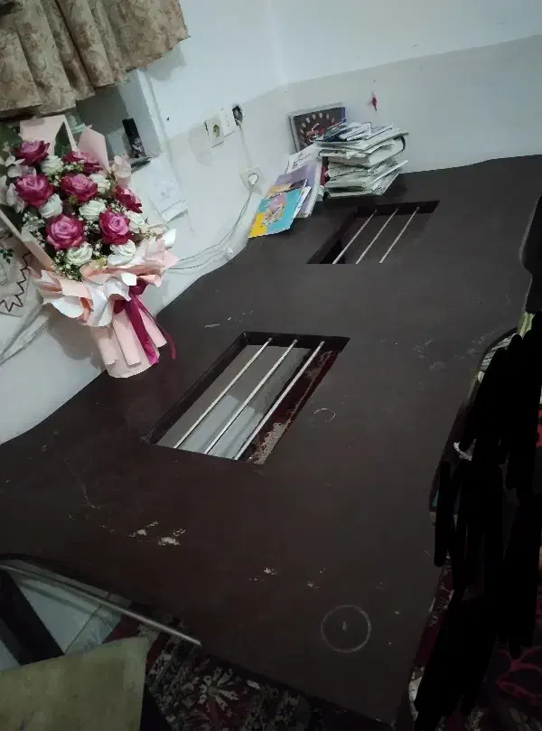 میز چوبی بزرگ|میز و صندلی غذاخوری|زابل, |دیوار