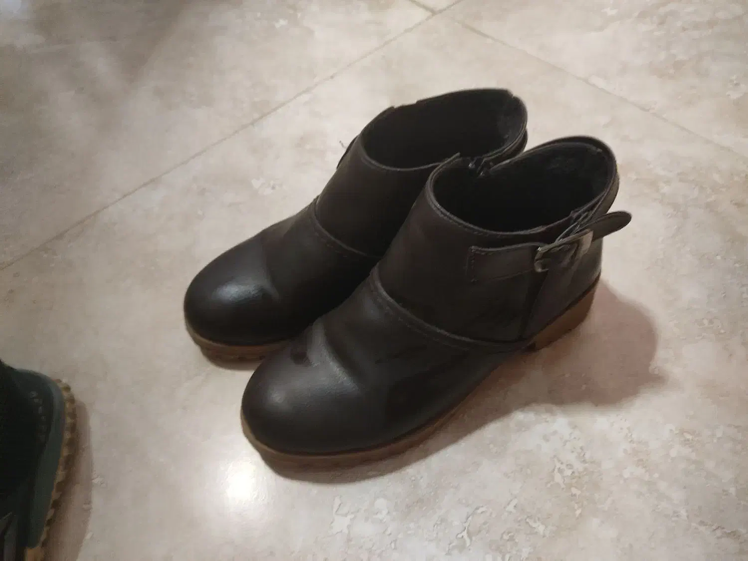 کفش|کیف، کفش، کمربند|نجف‌آباد, فرخی|دیوار