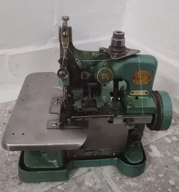 سردوز و میز|چرخ خیاطی و ریسندگی|بروجرد, |دیوار