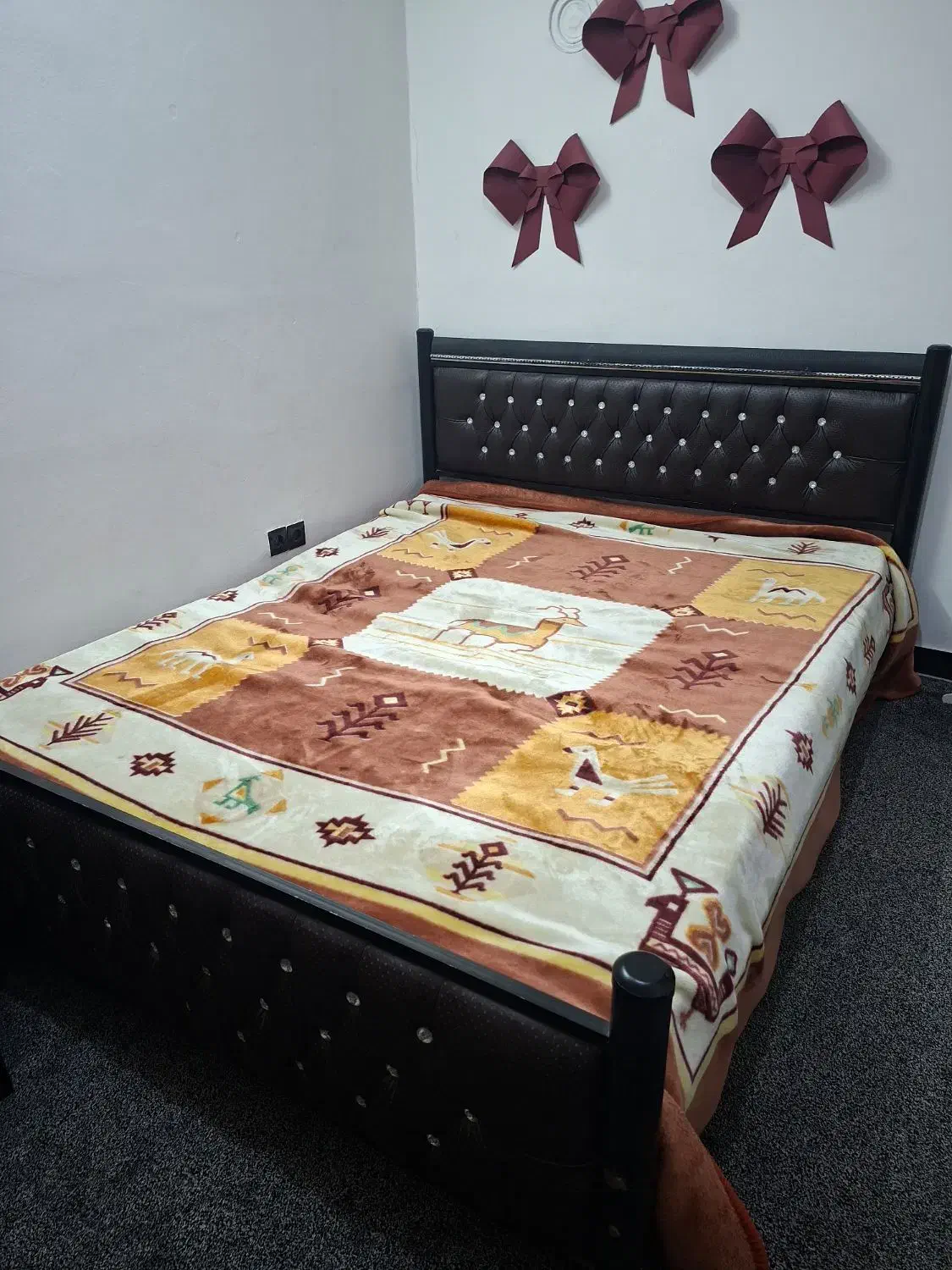 تخت خواب دو نفره|تخت و سرویس خواب|پاکدشت, پاکدشت (مامازند)|دیوار