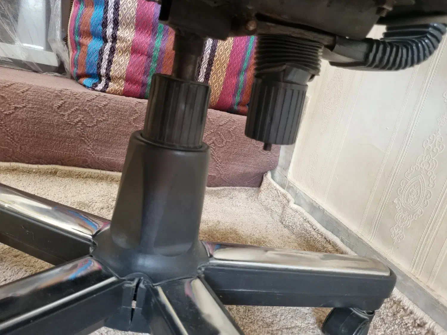 صندلی چرخدار، فلزی|صندلی و نیمکت|اصفهان, ملاصدرا|دیوار