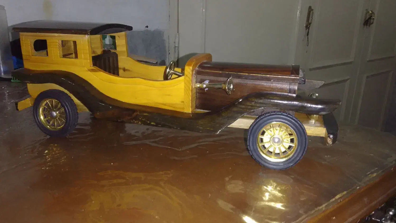 ماشین چوبی(تزئینی)|اسباببازی|قم, چهل درخت|دیوار