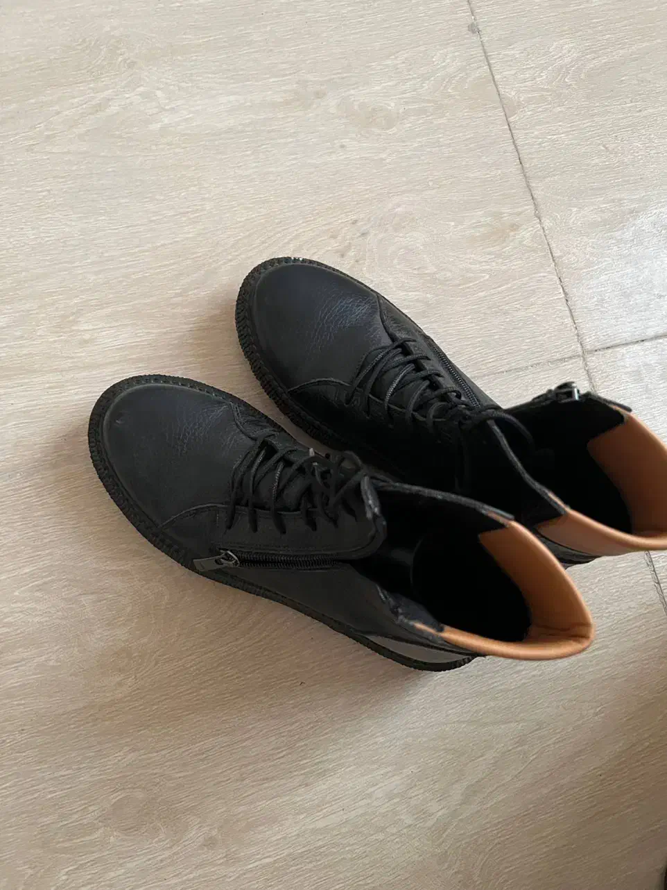 فروش کفش|کیف، کفش، کمربند|کوه چنار, |دیوار