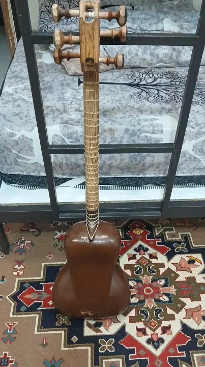 تار|سازهای سنتی|بروجرد, |دیوار